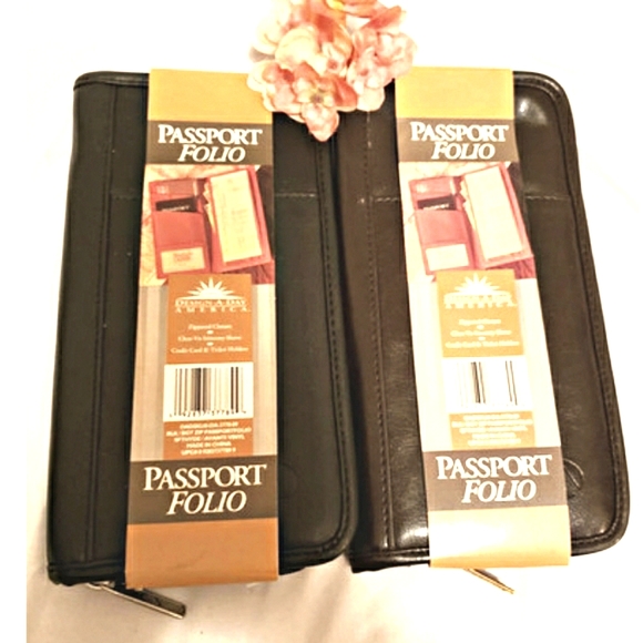 Accessories - 🔥BLACK OR BROWN🔥PASSPORT/ITINERARY/CREDIT CARD HOLDER NEW